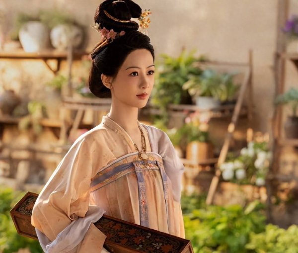 盈通配资 横店下雪时有17部剧在拍，已爆4部，2部在播出，网友为成毅捏把汗